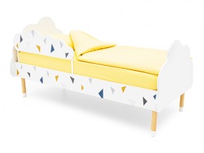 Кровать Stumpa Облако с бортиком рисунок Треугольники желтый, синий в Миньяре - minyar.mebel74.com | фото