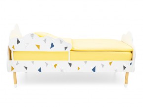 Кровать Stumpa Облако с бортиком рисунок Треугольники желтый, синий в Миньяре - minyar.mebel74.com | фото 3